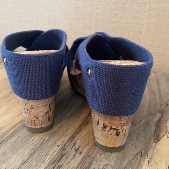 Esprit navy canvas wedges - Picture 5 of 6